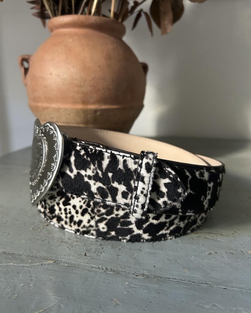 The Heart Belt -Cowhide Leather Pony & Metal Buckle - Image 4